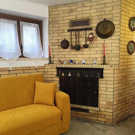 Taverna Sul Mare 滨海弗兰卡维拉